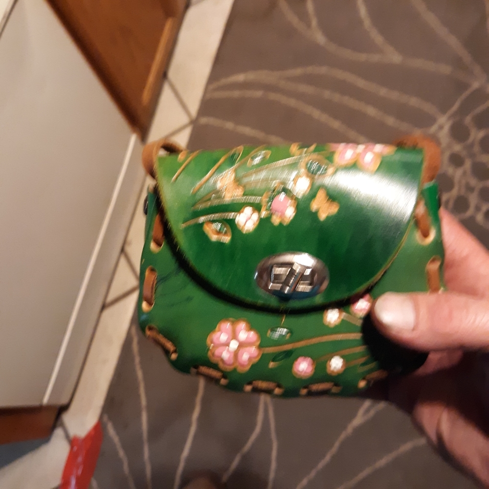 Purse - Picture 2 of 4